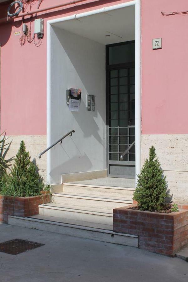 Salerno Central Station 외부 사진
